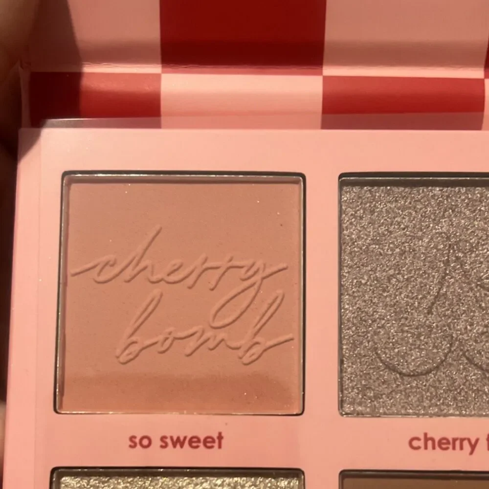 Ciaté London Cherry Bomb Blush Highlighter Palette So Sweet Cherry Fizz Juicy